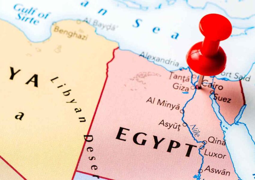 "rules for tourists in egypt, egypt dress code for tourists, egypt travel tips for tourists, what currency do tourists use in egypt, tipping etiquette in egypt for tourists, photography rules in egypt for tourists, what to wear in egypt for tourists, bargaining tips in egypt for tourists"