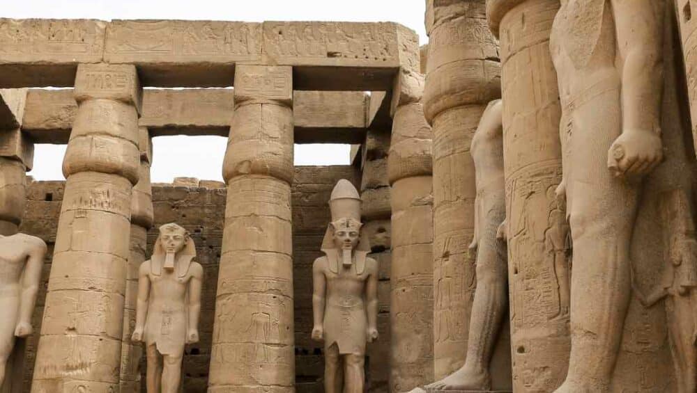 Luxor day trip from Cairo, Luxor West Bank tour, Day trip to Luxor from Cairo by train, Day trip to Luxor from Cairo by flight, Best day trip to Luxor from Cairo, Best Luxor tours from Cairo, Day trip to Luxor from Cairo by bus.