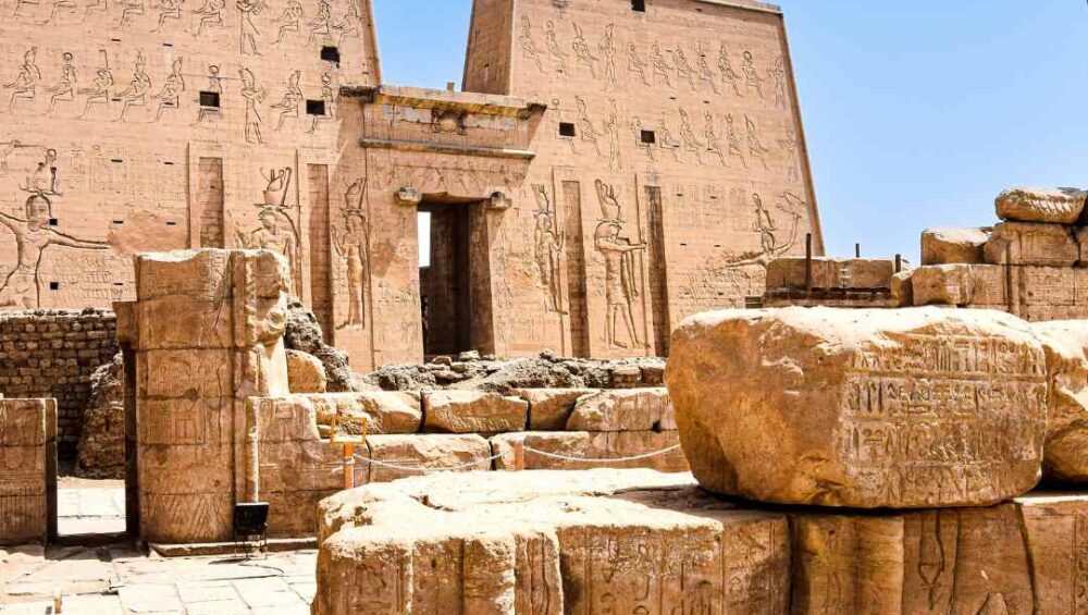 "Nile River cruise, Egypt Nile River cruise, Nile cruise Egypt, best Nile River cruise, best time for Nile River cruise, things to do on a Nile River cruise, solo Nile River cruise, Nile River cruise honeymoon"