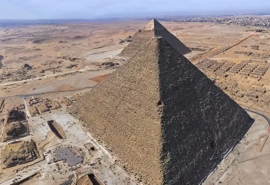 Egyptian Hospitality Towards Tourists: What to Expect When Visiting Egypt's Top Tourist Attractions